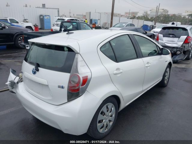 Photo 3 VIN: JTDKDTB34C1026279 - TOYOTA PRIUS C 