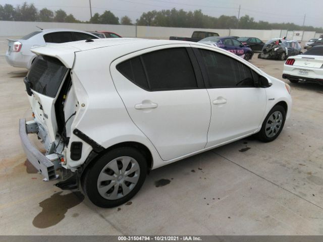 Photo 3 VIN: JTDKDTB34C1028775 - TOYOTA PRIUS C 