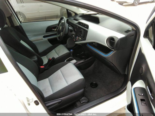 Photo 4 VIN: JTDKDTB34C1028775 - TOYOTA PRIUS C 