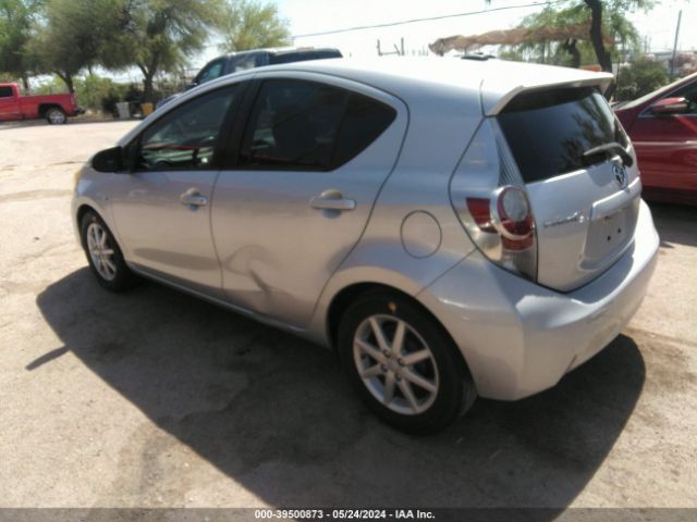 Photo 2 VIN: JTDKDTB34C1029408 - TOYOTA PRIUS C 