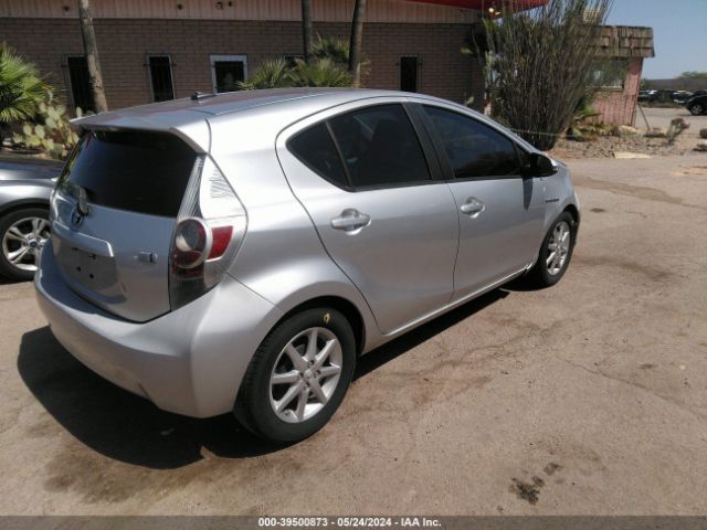 Photo 3 VIN: JTDKDTB34C1029408 - TOYOTA PRIUS C 