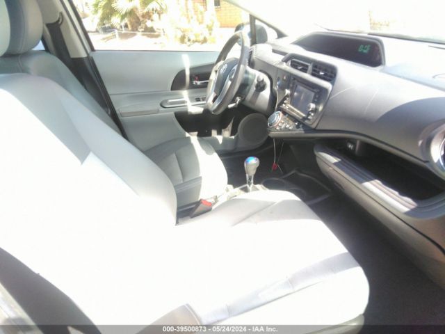 Photo 4 VIN: JTDKDTB34C1029408 - TOYOTA PRIUS C 