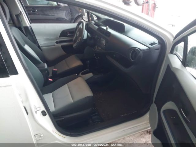 Photo 4 VIN: JTDKDTB34D1543079 - TOYOTA PRIUS C 