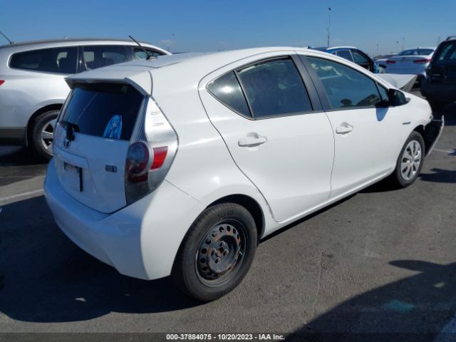 Photo 3 VIN: JTDKDTB34D1544992 - TOYOTA PRIUS C 