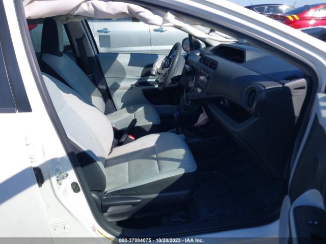 Photo 4 VIN: JTDKDTB34D1544992 - TOYOTA PRIUS C 