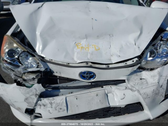 Photo 9 VIN: JTDKDTB34D1544992 - TOYOTA PRIUS C 