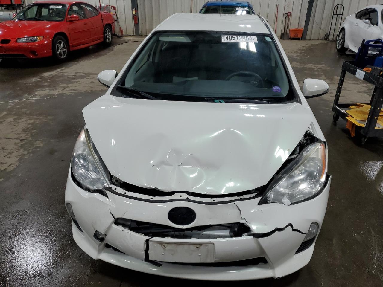 Photo 4 VIN: JTDKDTB34D1546631 - TOYOTA PRIUS 