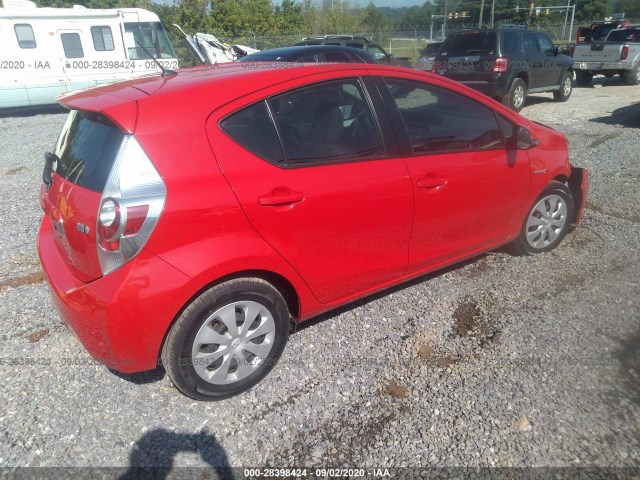 Photo 3 VIN: JTDKDTB34D1556608 - TOYOTA PRIUS C 