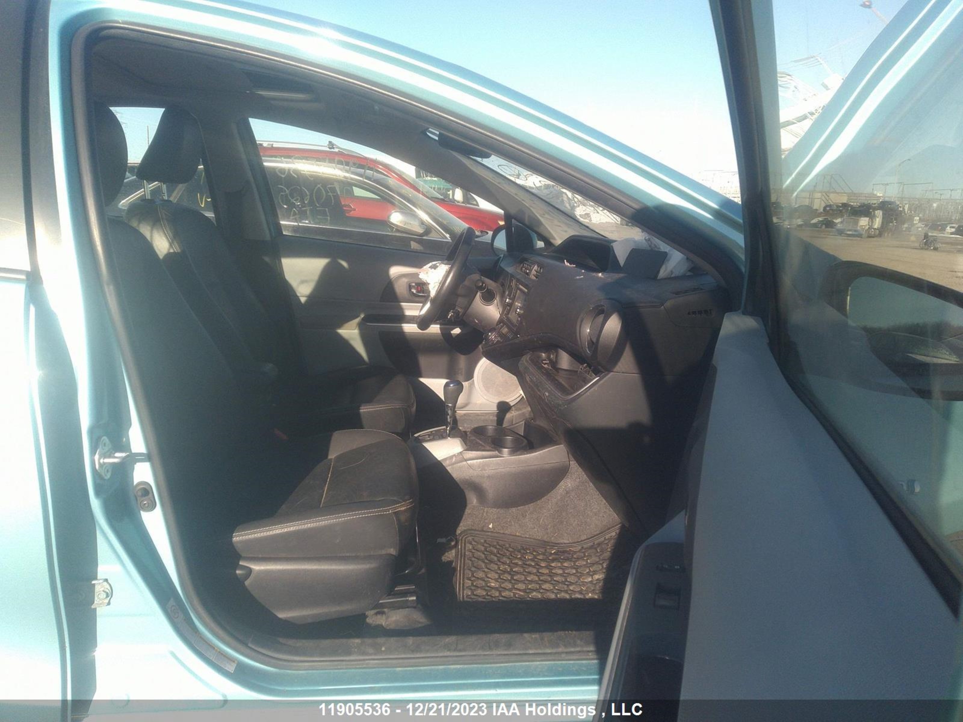 Photo 4 VIN: JTDKDTB34E1070625 - TOYOTA PRIUS C 