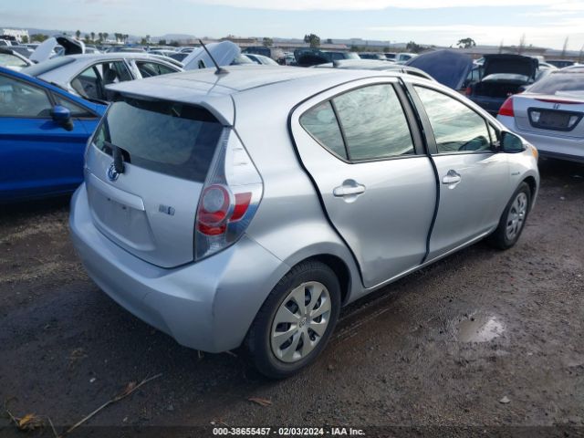 Photo 3 VIN: JTDKDTB34E1072200 - TOYOTA PRIUS C 