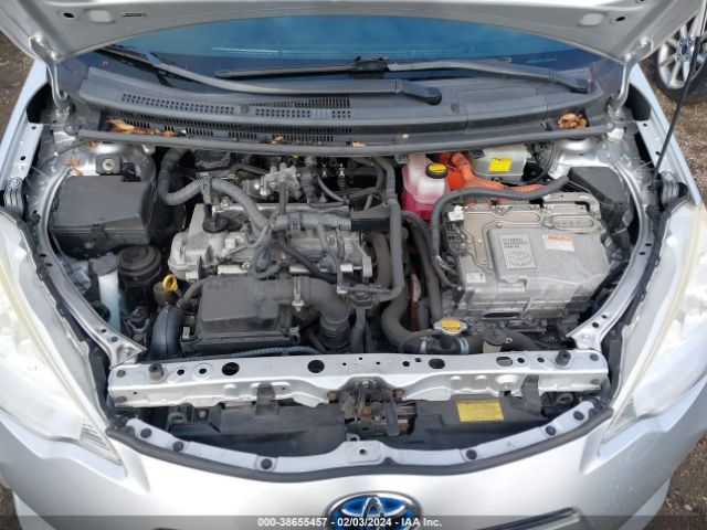 Photo 9 VIN: JTDKDTB34E1072200 - TOYOTA PRIUS C 