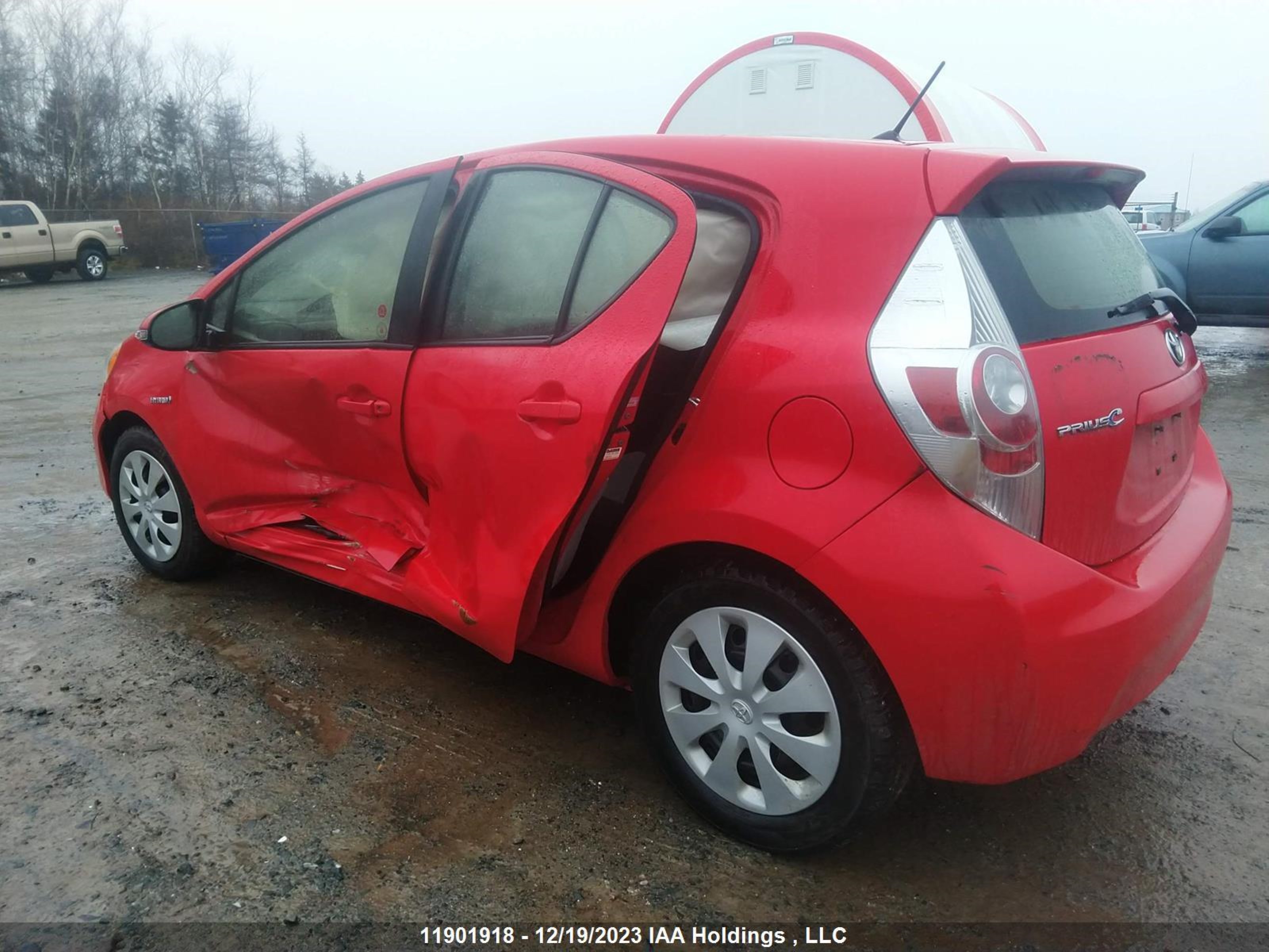 Photo 2 VIN: JTDKDTB34E1561938 - TOYOTA PRIUS C 