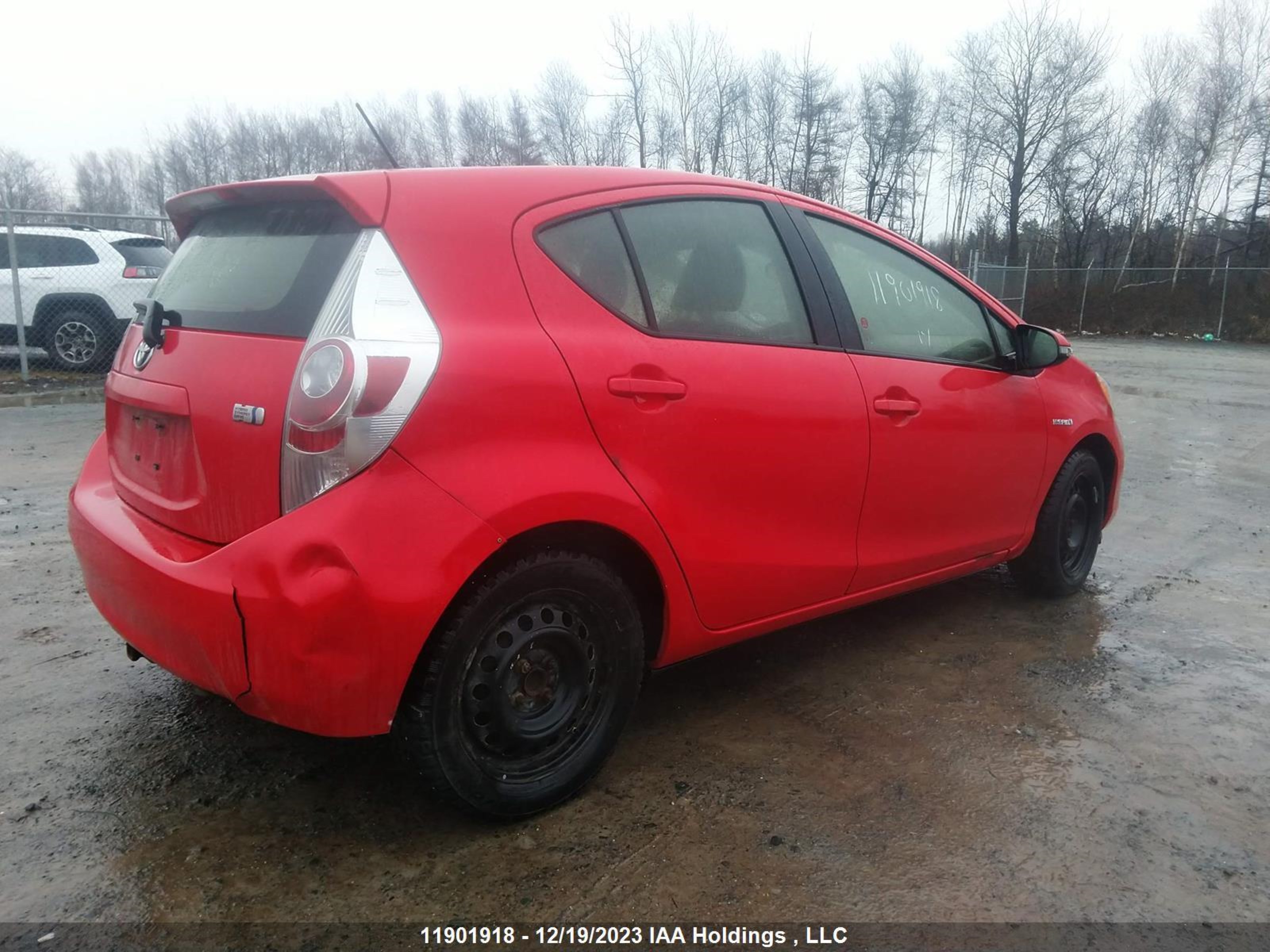 Photo 3 VIN: JTDKDTB34E1561938 - TOYOTA PRIUS C 