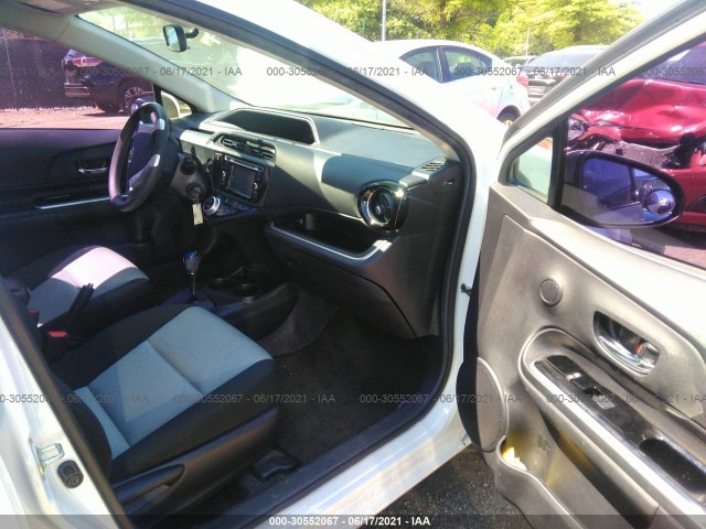 Photo 4 VIN: JTDKDTB34F1106993 - TOYOTA PRIUS C 