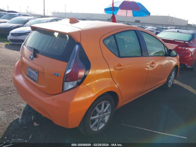 Photo 3 VIN: JTDKDTB34F1114141 - TOYOTA PRIUS C 