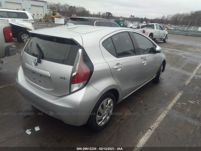 Photo 3 VIN: JTDKDTB34F1578806 - TOYOTA PRIUS C 