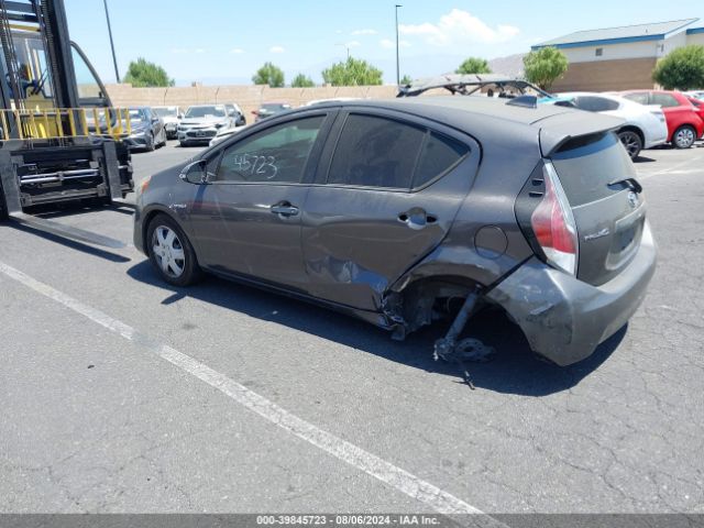 Photo 2 VIN: JTDKDTB34F1581723 - TOYOTA PRIUS C 