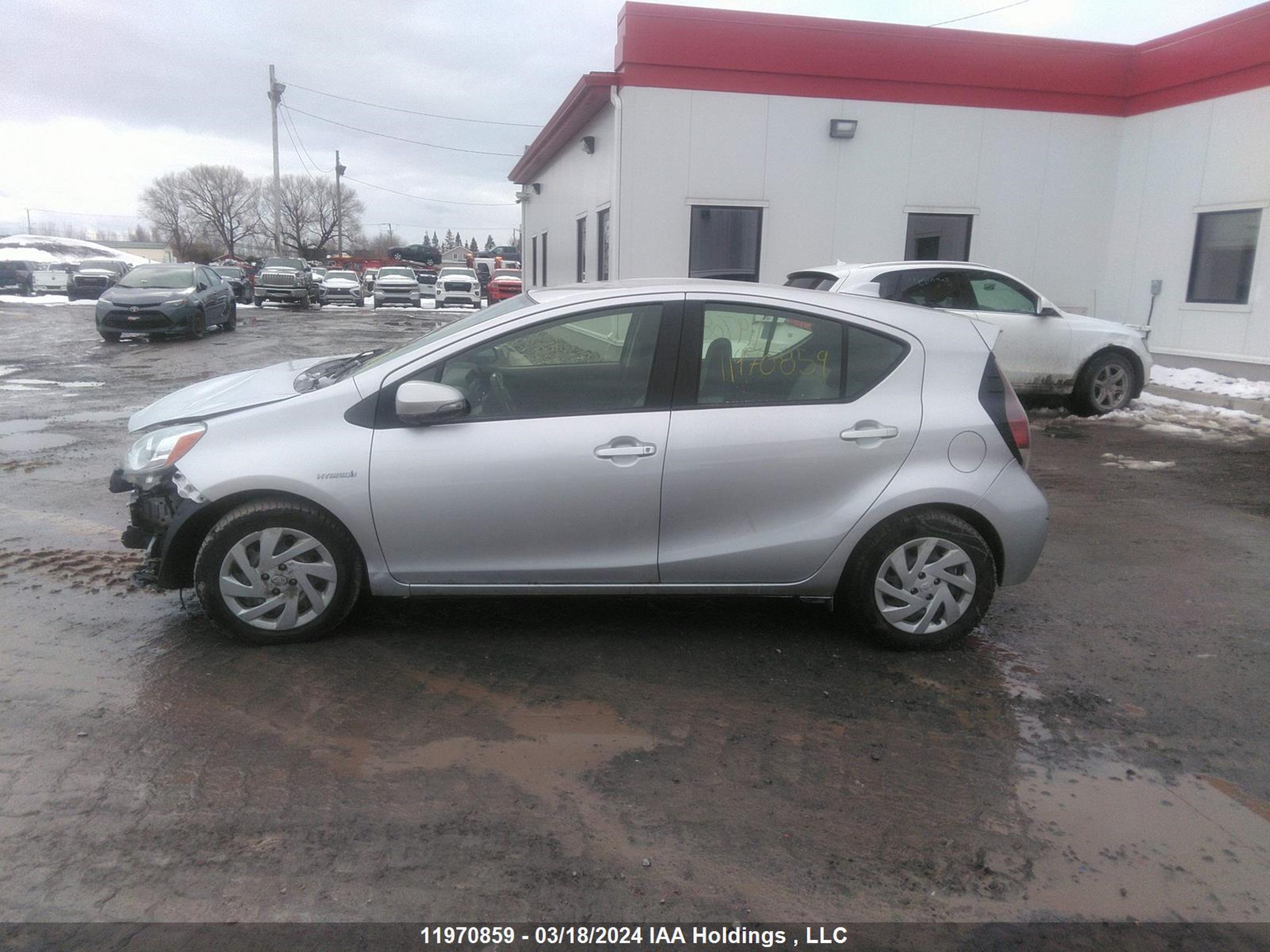 Photo 13 VIN: JTDKDTB34F1586890 - TOYOTA PRIUS C 