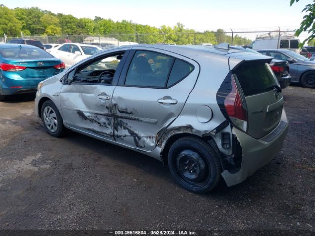 Photo 2 VIN: JTDKDTB34G1136366 - TOYOTA PRIUS C 