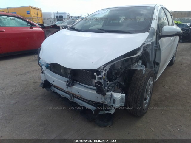 Photo 5 VIN: JTDKDTB34G1590200 - TOYOTA PRIUS C 