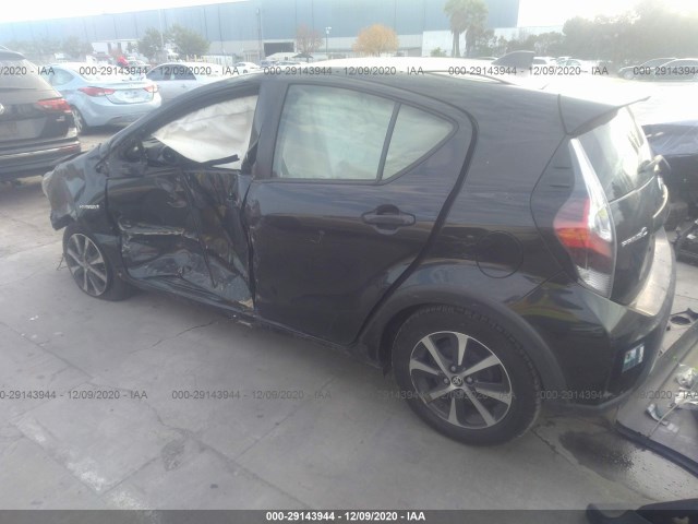 Photo 2 VIN: JTDKDTB34J1605334 - TOYOTA PRIUS C 