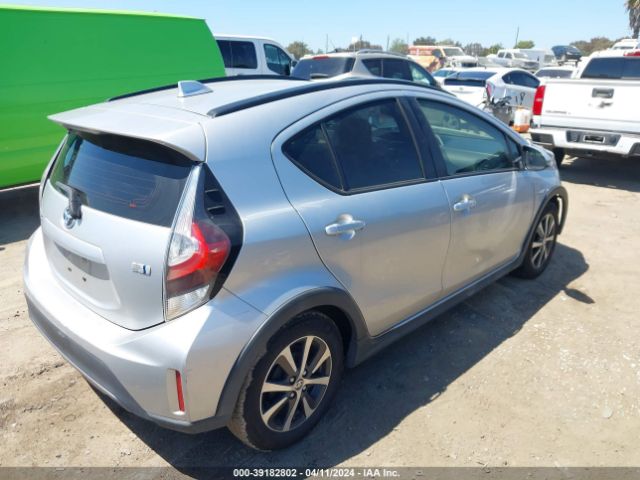 Photo 3 VIN: JTDKDTB34J1614440 - TOYOTA PRIUS C 