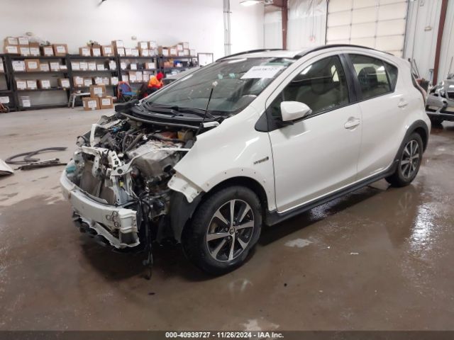 Photo 1 VIN: JTDKDTB34J1618438 - TOYOTA PRIUS C 