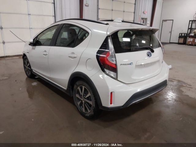 Photo 2 VIN: JTDKDTB34J1618438 - TOYOTA PRIUS C 