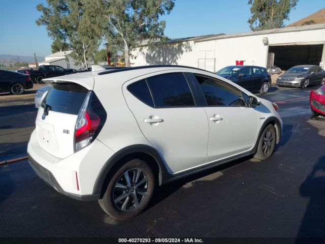 Photo 3 VIN: JTDKDTB34K1626346 - TOYOTA PRIUS C 