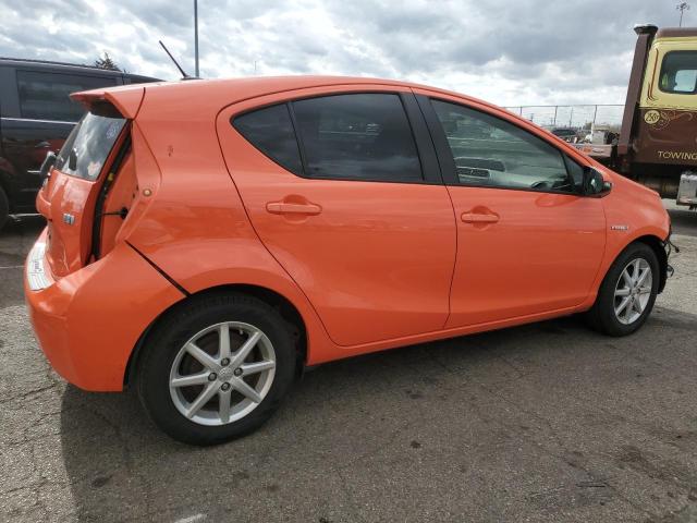 Photo 2 VIN: JTDKDTB35C1003142 - TOYOTA PRIUS C 