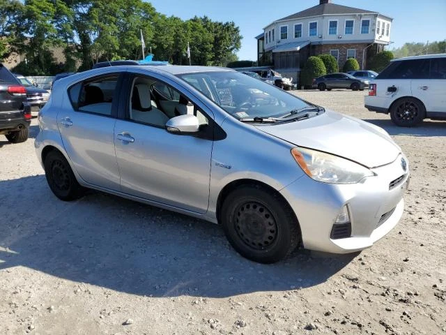 Photo 3 VIN: JTDKDTB35C1027523 - TOYOTA PRIUS C 