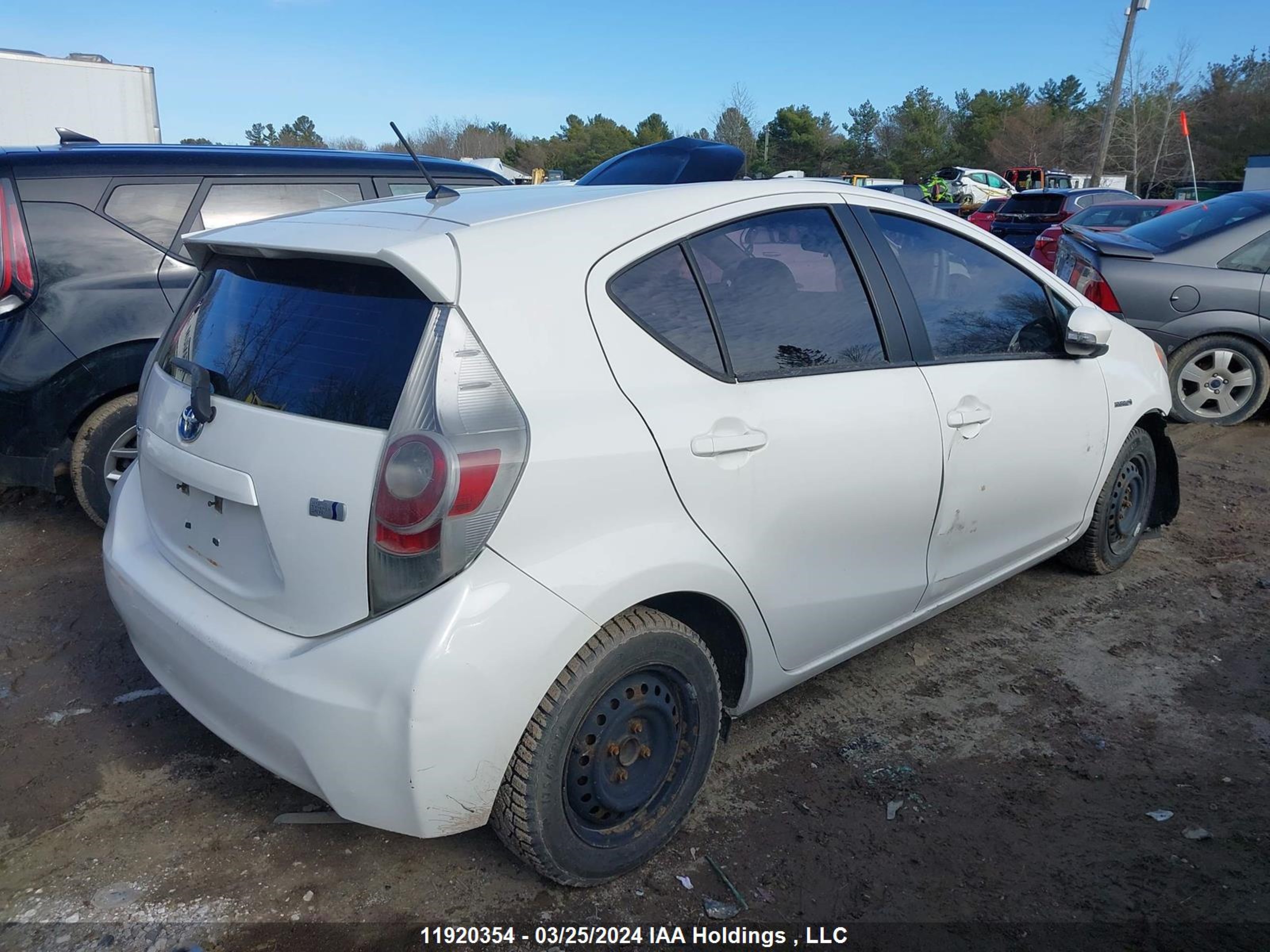 Photo 3 VIN: JTDKDTB35C1500269 - TOYOTA PRIUS 