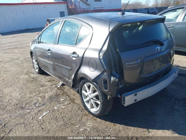 Photo 2 VIN: JTDKDTB35D1039897 - TOYOTA PRIUS C 