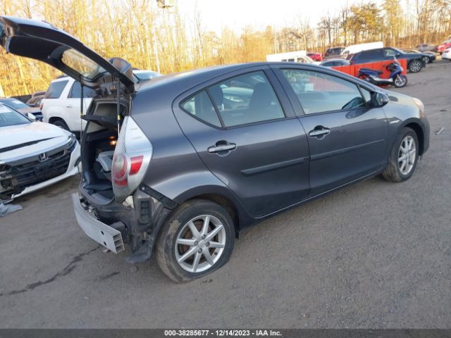 Photo 3 VIN: JTDKDTB35D1039897 - TOYOTA PRIUS C 