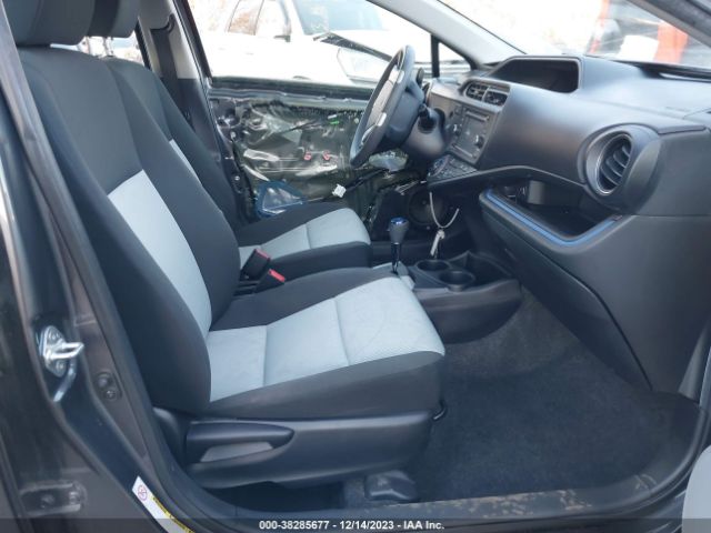 Photo 4 VIN: JTDKDTB35D1039897 - TOYOTA PRIUS C 