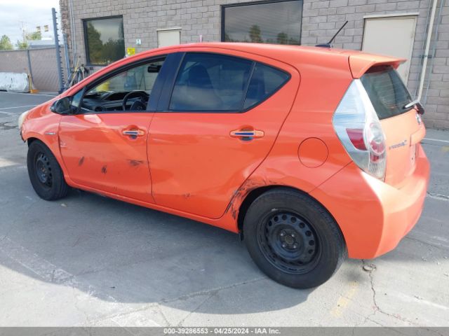 Photo 2 VIN: JTDKDTB35D1047675 - TOYOTA PRIUS C 