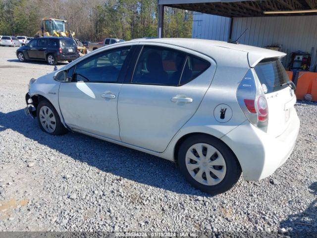 Photo 2 VIN: JTDKDTB35D1049720 - TOYOTA PRIUS C 