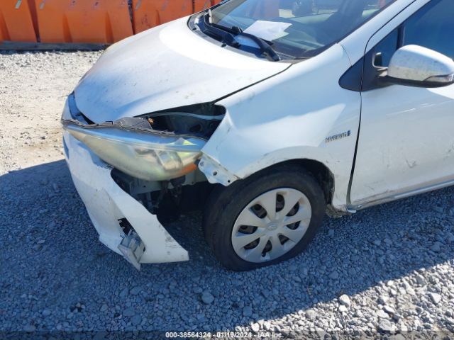 Photo 5 VIN: JTDKDTB35D1049720 - TOYOTA PRIUS C 