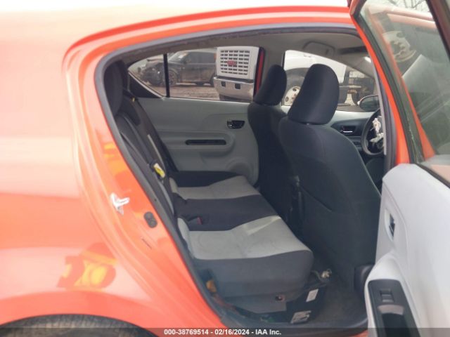 Photo 7 VIN: JTDKDTB35D1057056 - TOYOTA PRIUS C 