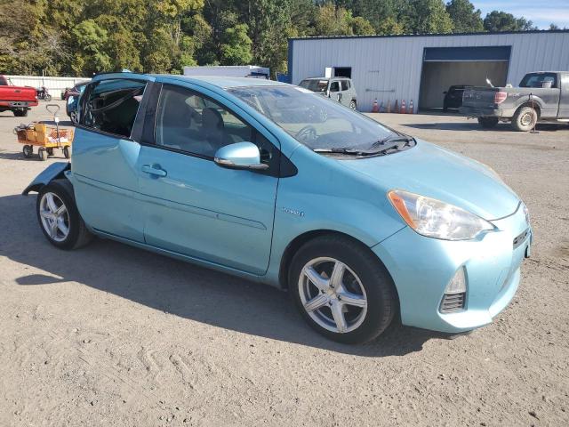 Photo 3 VIN: JTDKDTB35D1057638 - TOYOTA PRIUS C 