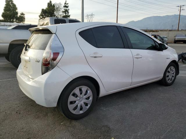 Photo 2 VIN: JTDKDTB35D1532897 - TOYOTA PRIUS C 