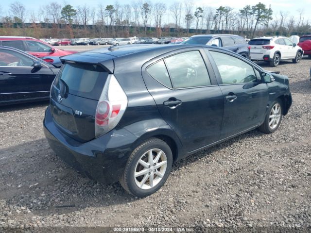 Photo 3 VIN: JTDKDTB35D1547450 - TOYOTA PRIUS C 