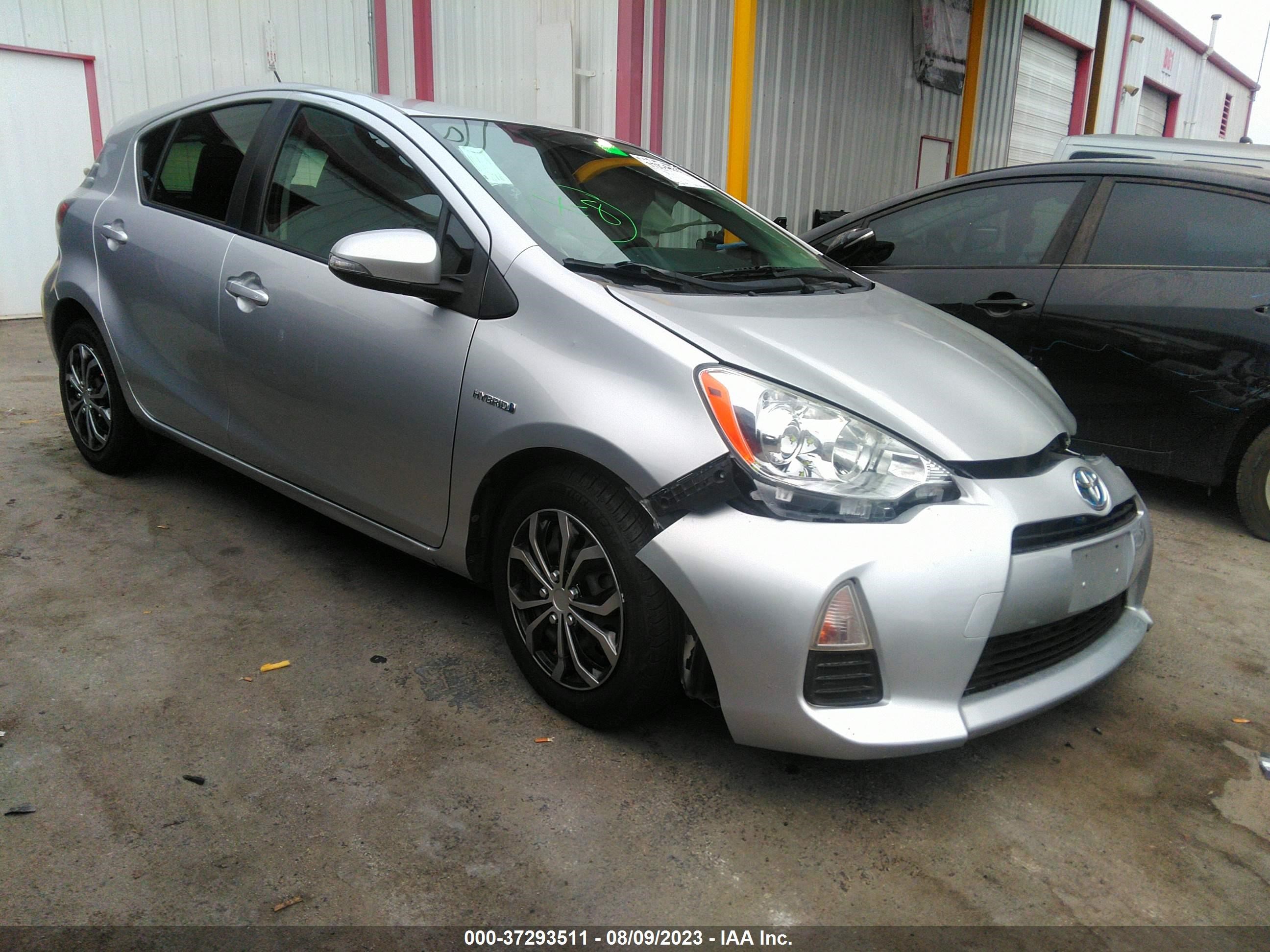 Photo 0 VIN: JTDKDTB35D1547562 - TOYOTA PRIUS C 