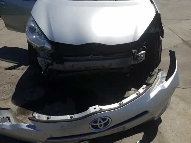 Photo 8 VIN: JTDKDTB35D1552812 - TOYOTA PRIUS C 