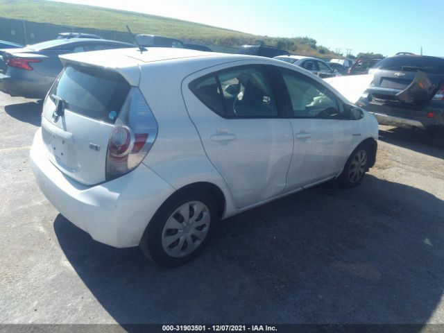 Photo 3 VIN: JTDKDTB35D1556701 - TOYOTA PRIUS C 