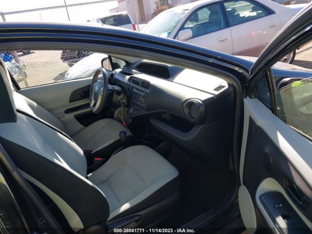 Photo 4 VIN: JTDKDTB35D1557640 - TOYOTA PRIUS C 