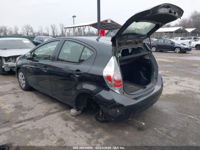 Photo 2 VIN: JTDKDTB35E1068222 - TOYOTA PRIUS C 