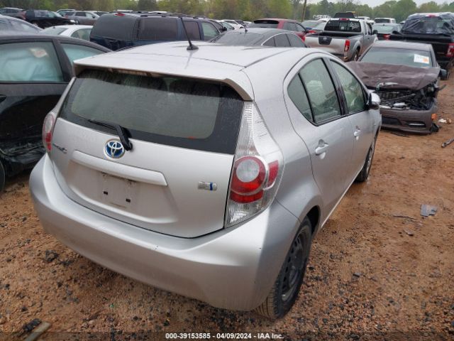 Photo 3 VIN: JTDKDTB35E1080239 - TOYOTA PRIUS C 