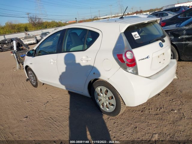 Photo 2 VIN: JTDKDTB35E1562208 - TOYOTA PRIUS C 