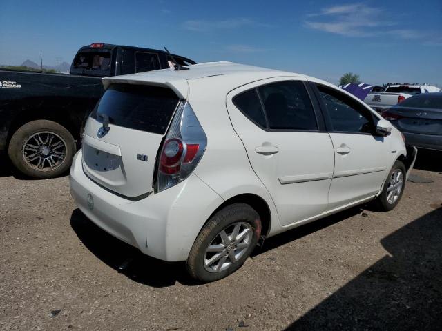 Photo 2 VIN: JTDKDTB35E1572981 - TOYOTA PRIUS C 